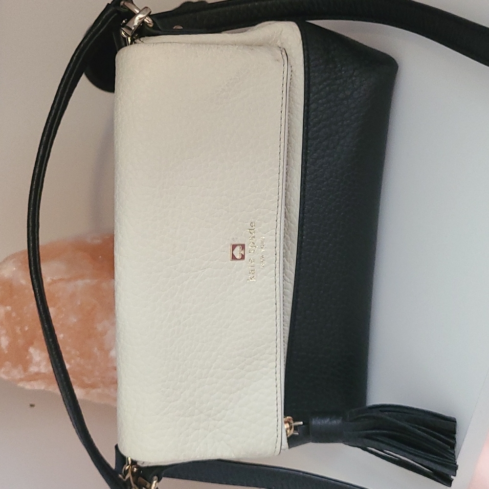 Kate Spade Black and cream purse